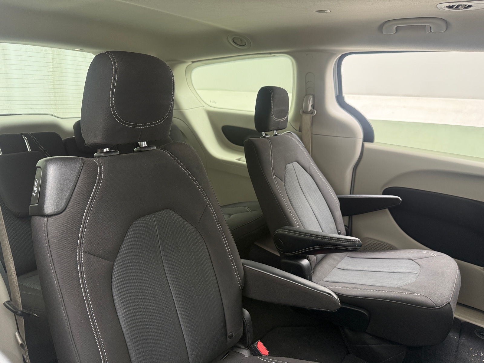 Thumbnail: 2023 Chrysler Voyager - 6