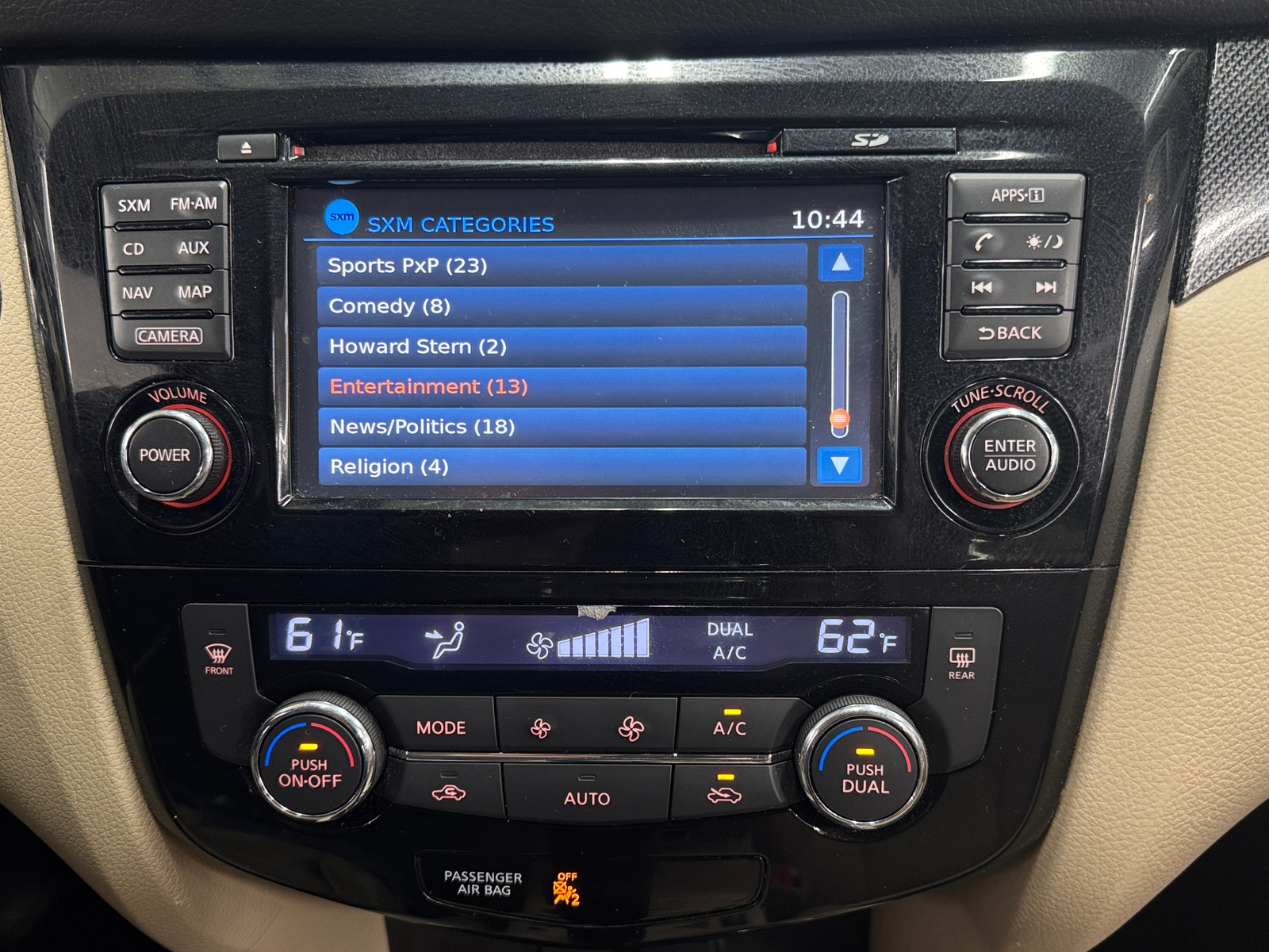 Thumbnail: 2016 Nissan Rogue - 3