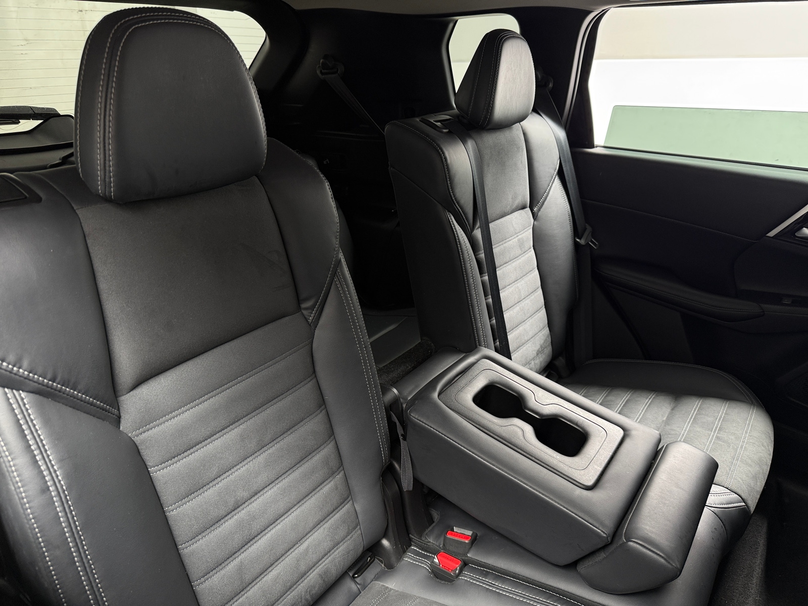 Thumbnail: 2022 Mitsubishi Outlander - 5