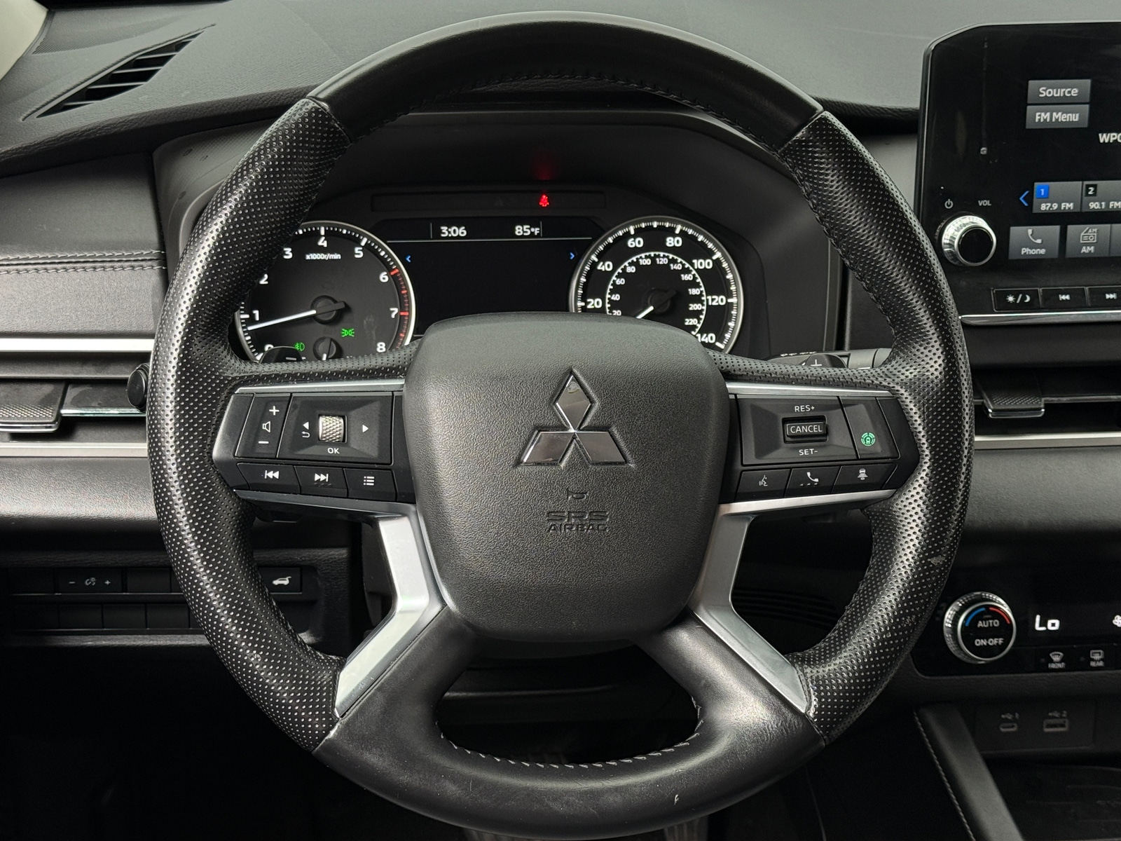 Thumbnail: 2022 Mitsubishi Outlander - 4