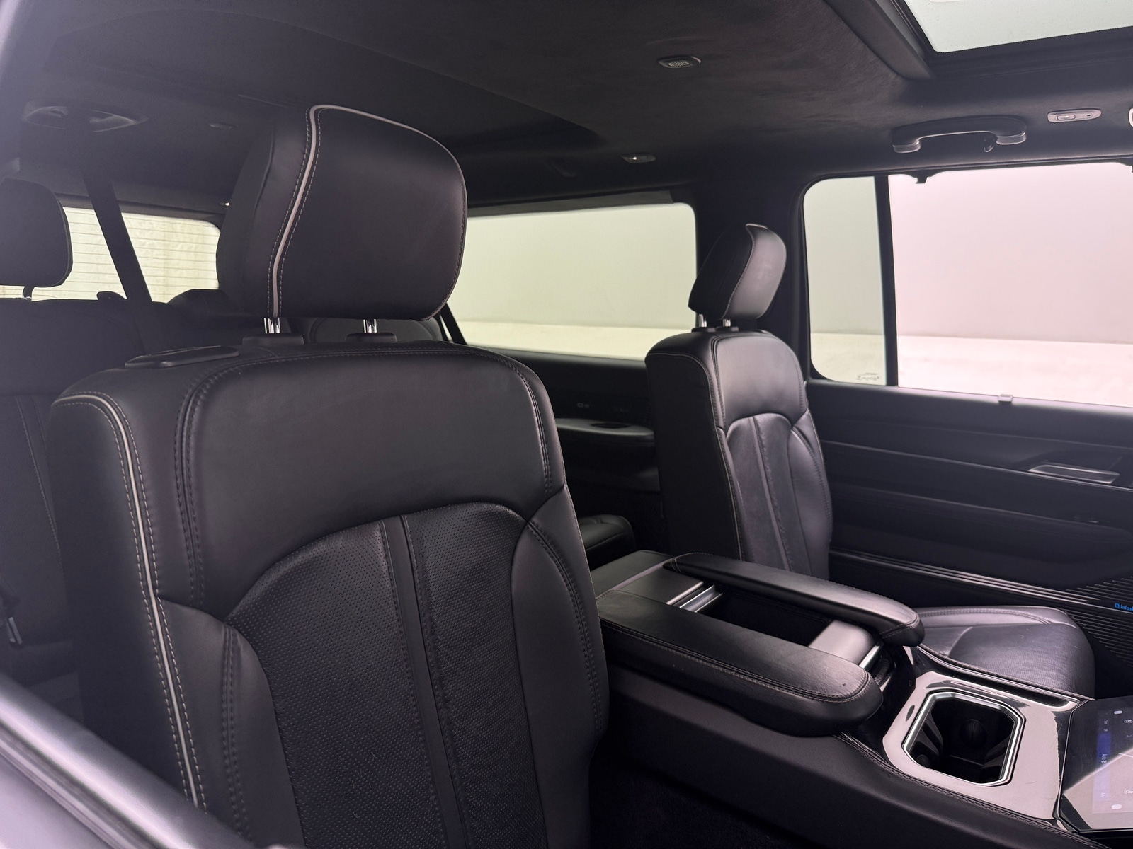 Thumbnail: 2024 Jeep Grand Wagoneer L - 5