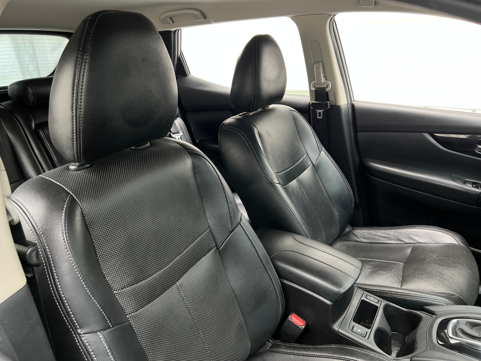 Thumbnail: 2021 Nissan Rogue Sport - 2