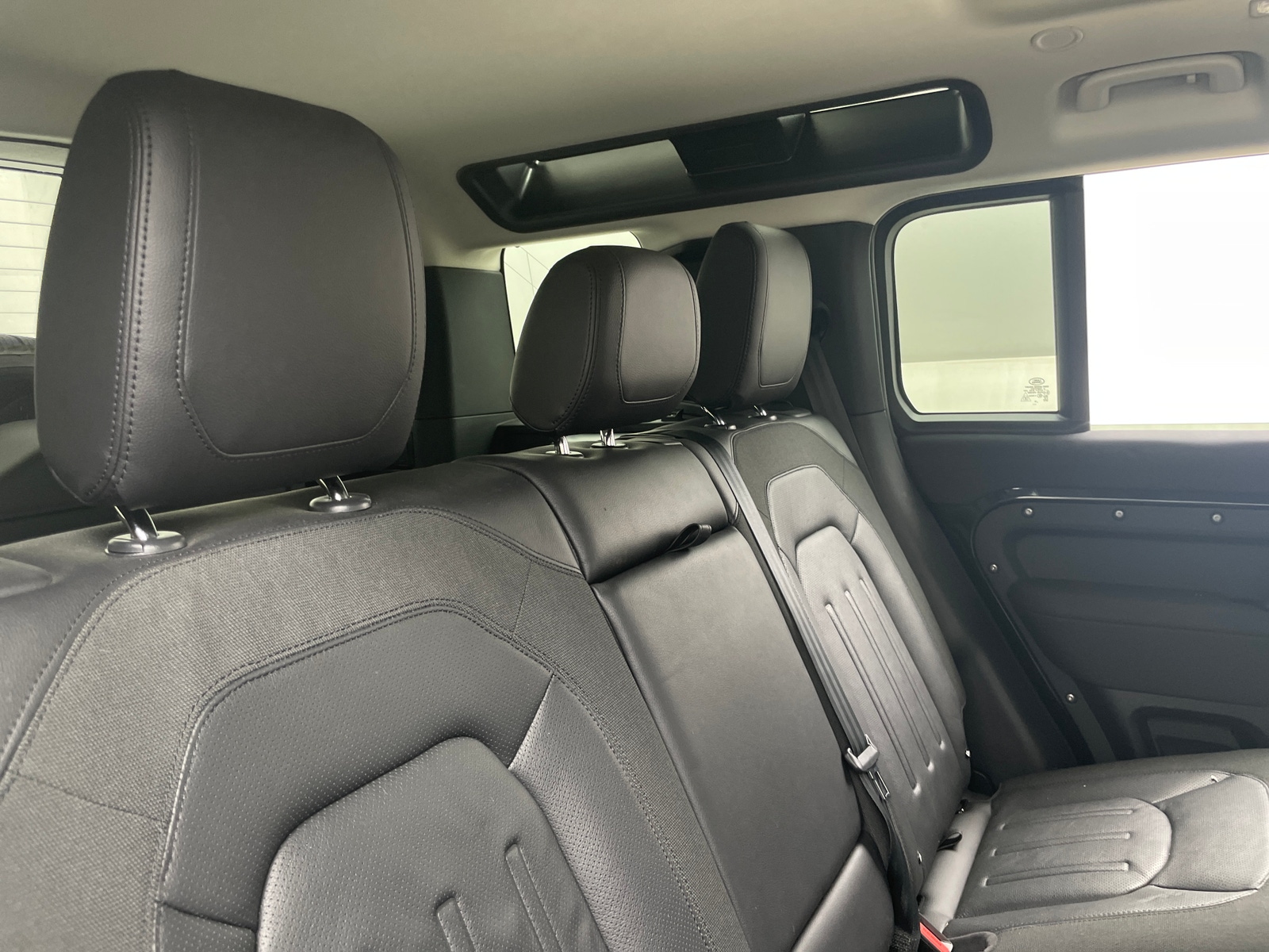Thumbnail: 2020 Land Rover Defender - 5