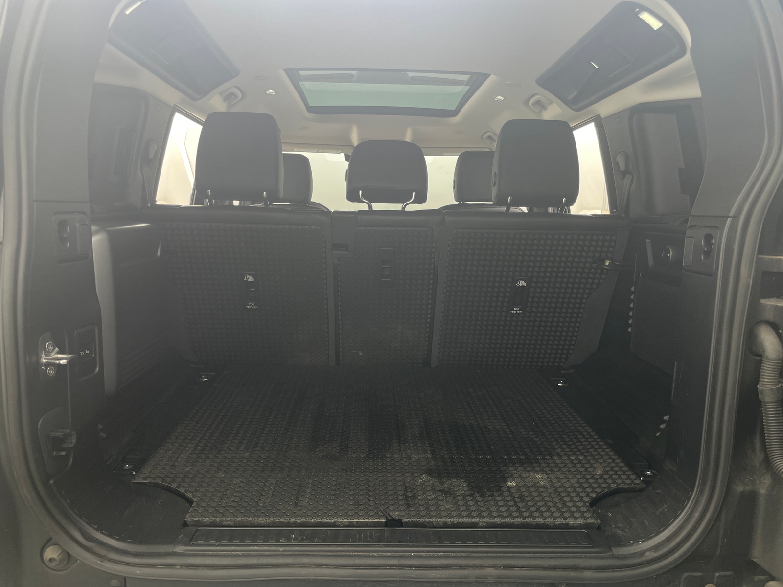 Thumbnail: 2020 Land Rover Defender - 6