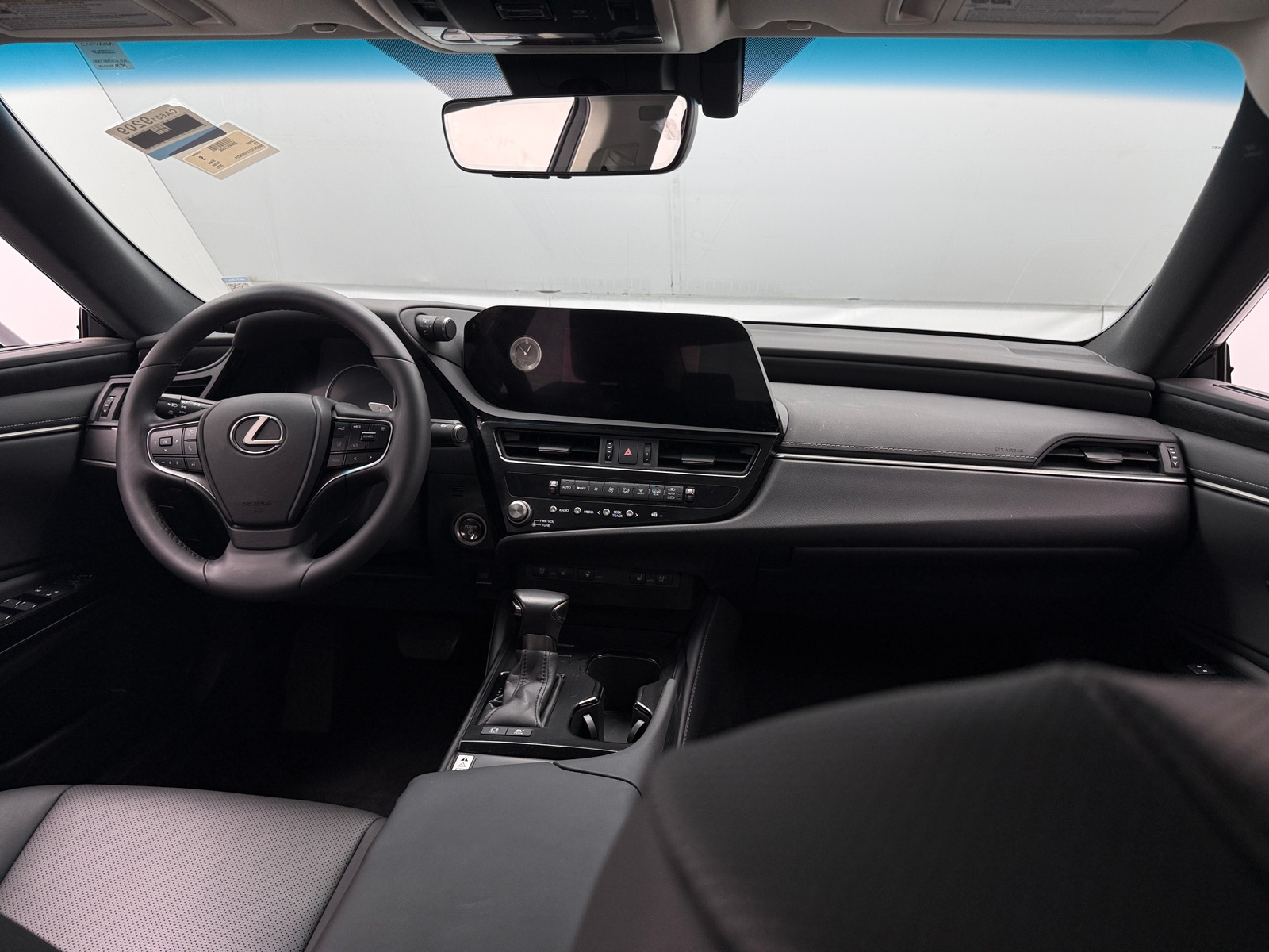 Thumbnail: 2023 Lexus ES - 2