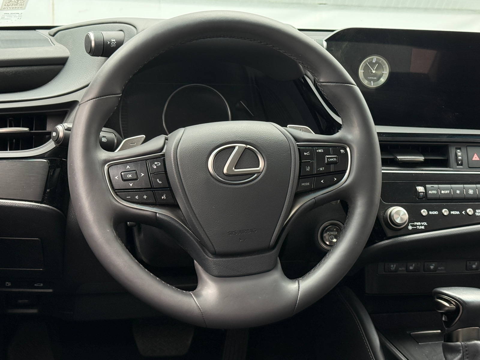 Thumbnail: 2023 Lexus ES - 4