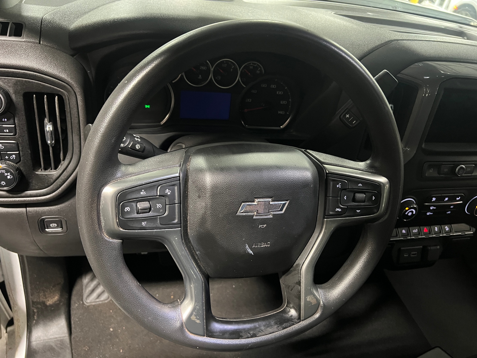 Thumbnail: 2022 Chevrolet Silverado 1500 - 5