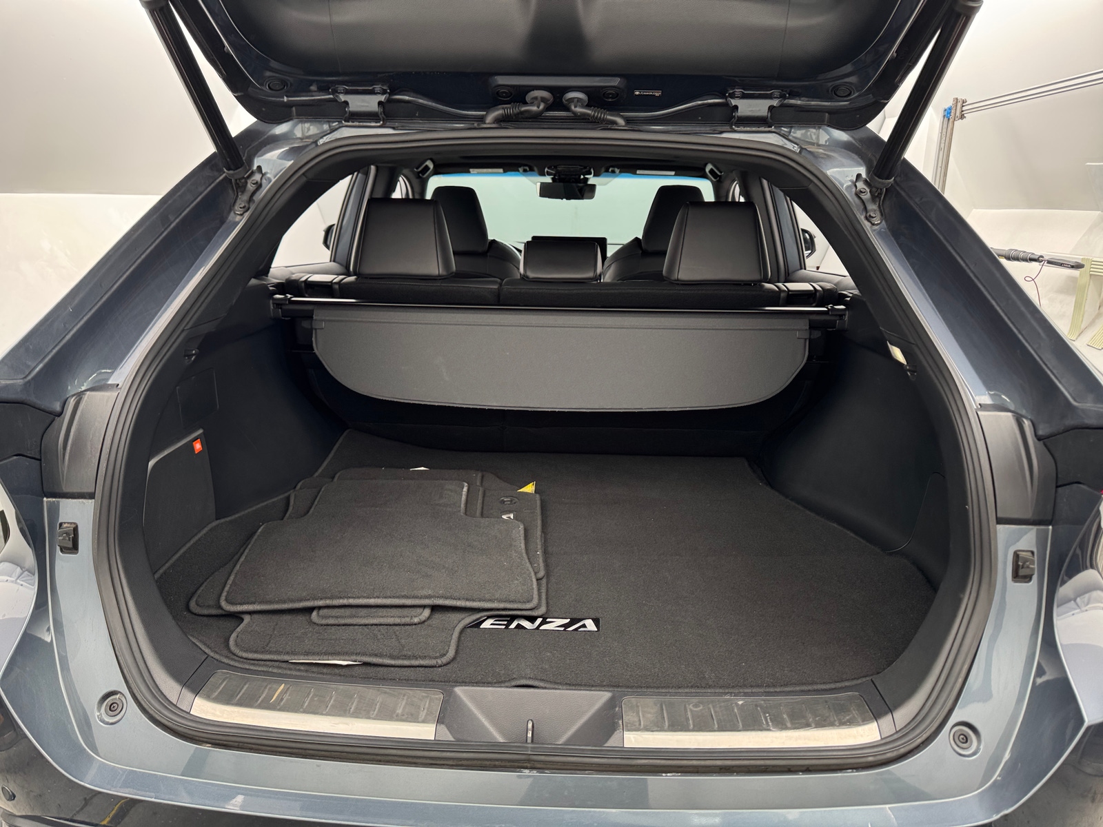 Thumbnail: 2021 Toyota Venza - 6