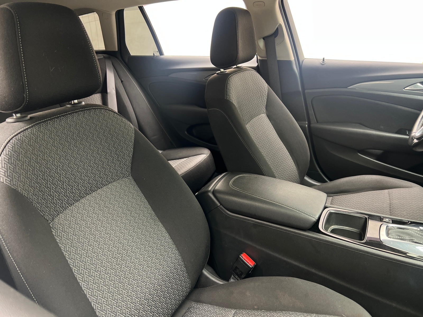 Thumbnail: 2019 Buick Regal - 2