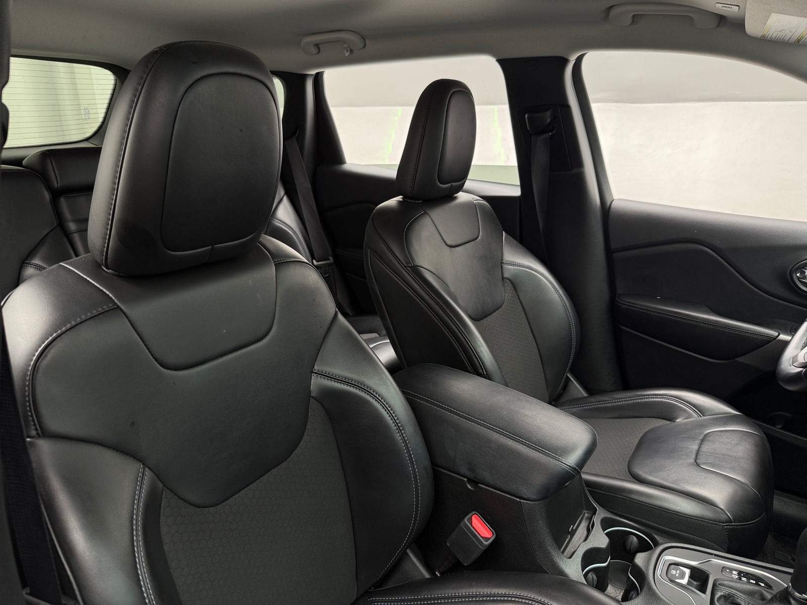 Thumbnail: 2019 Jeep Cherokee - 2