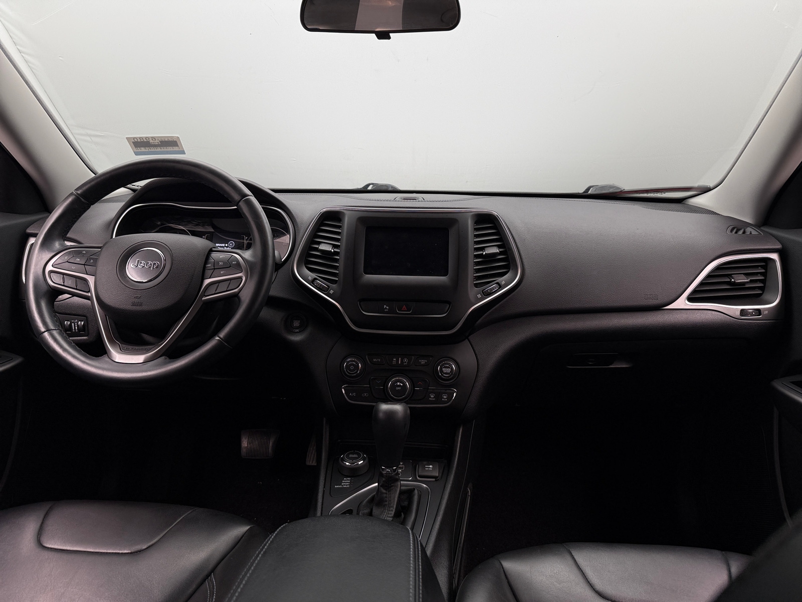 Thumbnail: 2019 Jeep Cherokee - 3