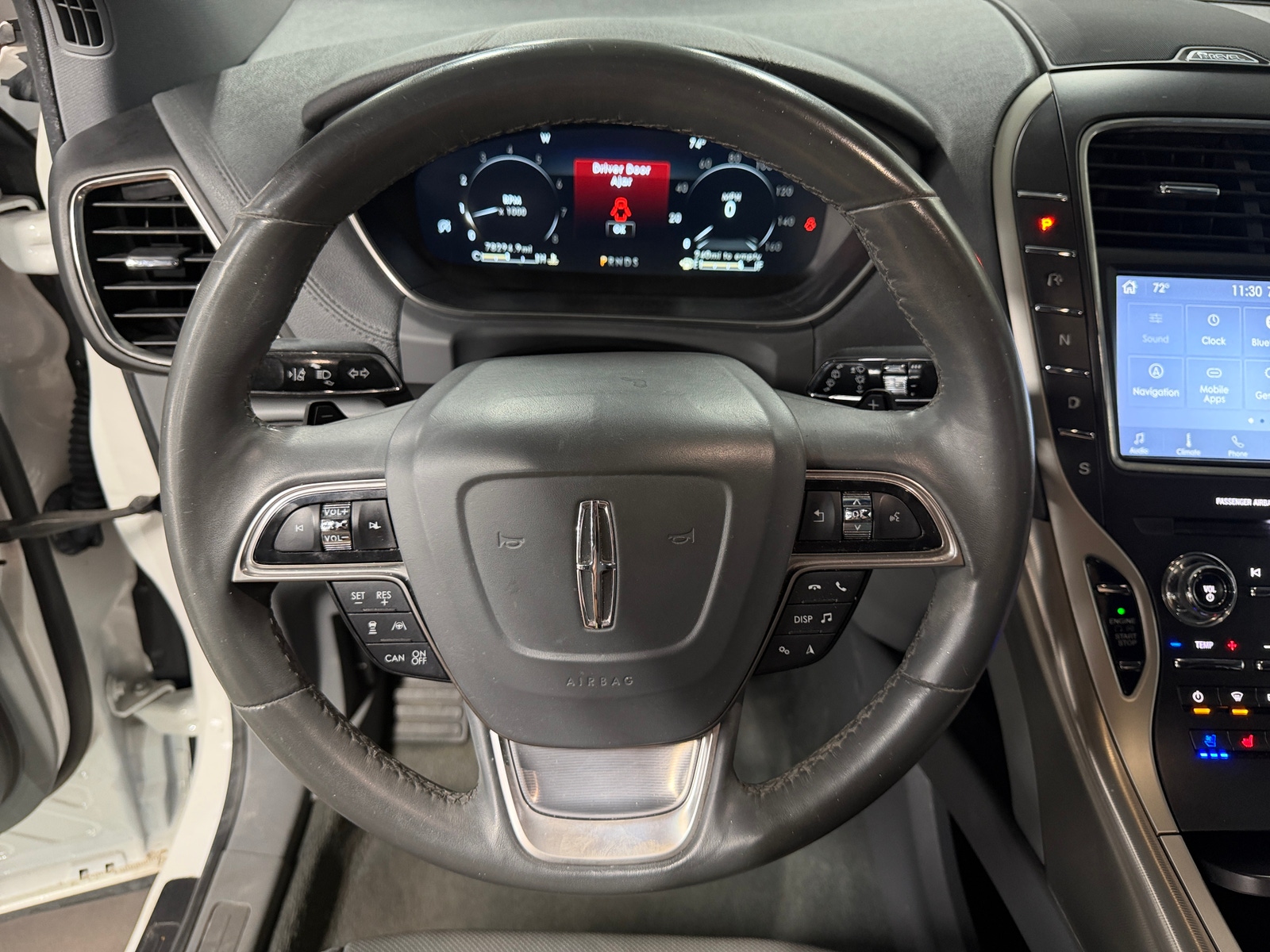 Thumbnail: 2020 Lincoln Nautilus - 4