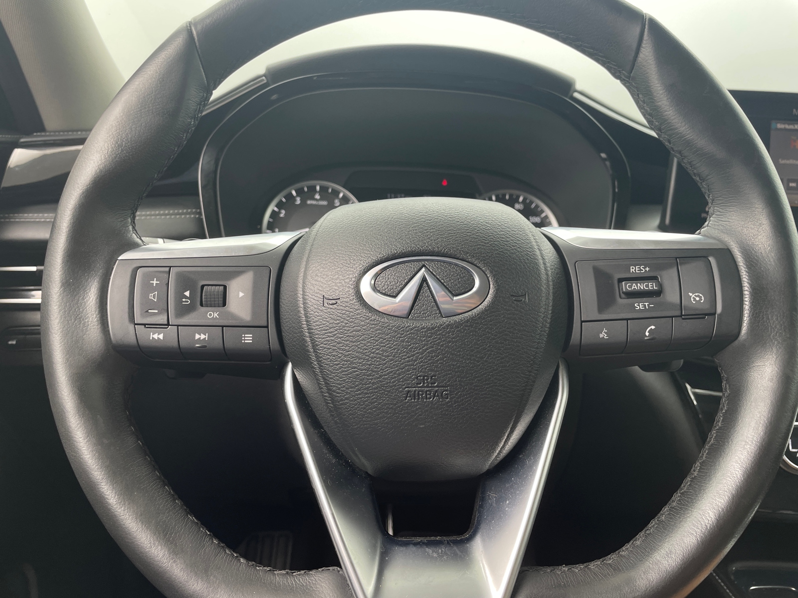 Thumbnail: 2023 INFINITI QX60 - 4