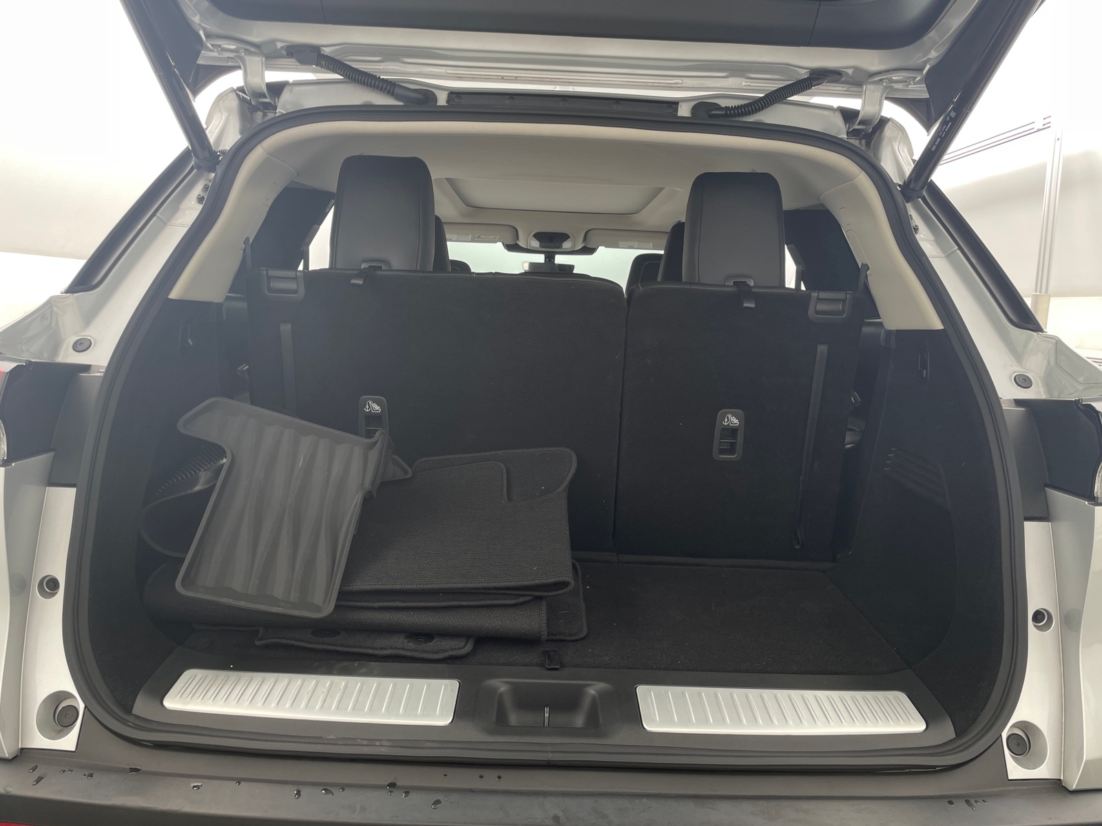 Thumbnail: 2023 INFINITI QX60 - 6