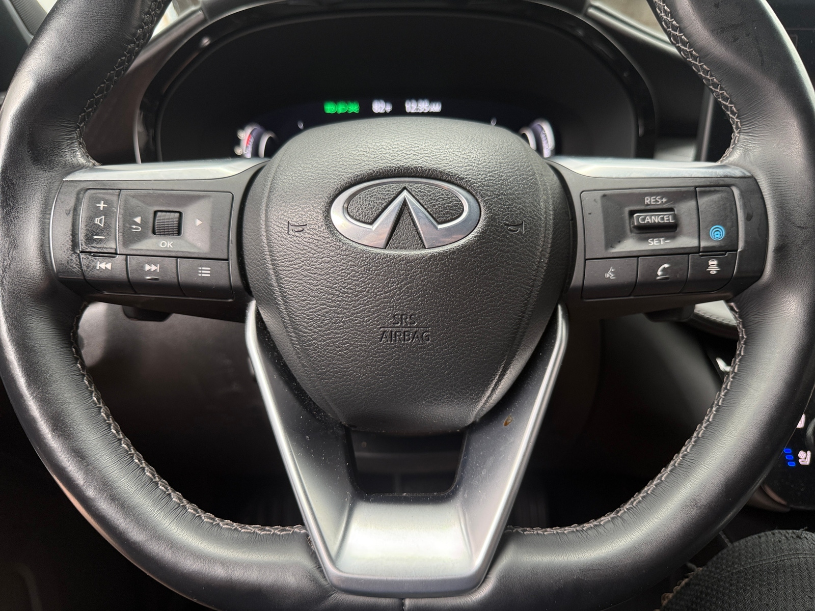 Thumbnail: 2023 INFINITI QX60 - 4