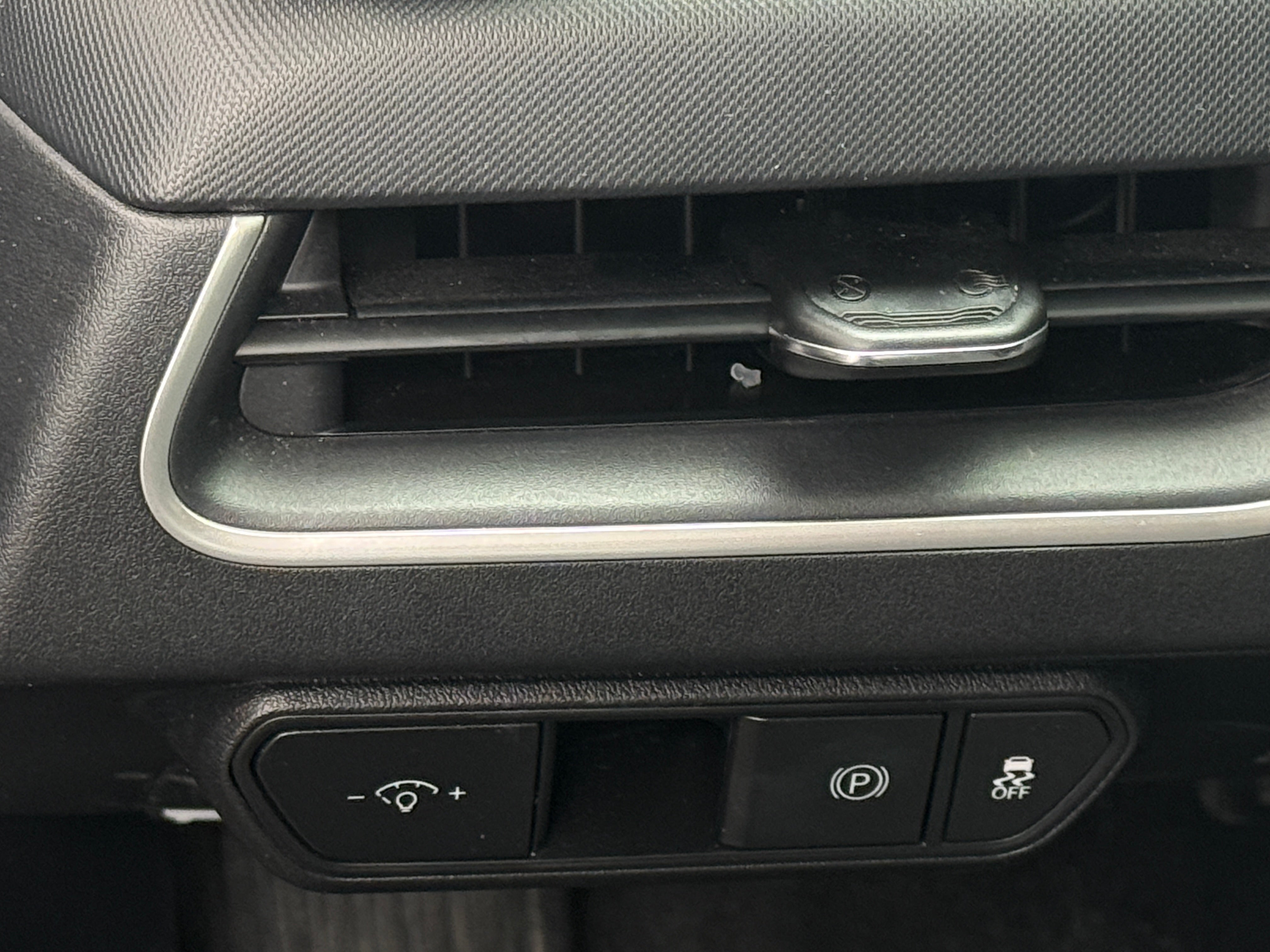 2025 Kia K4 LXS - Photo 2