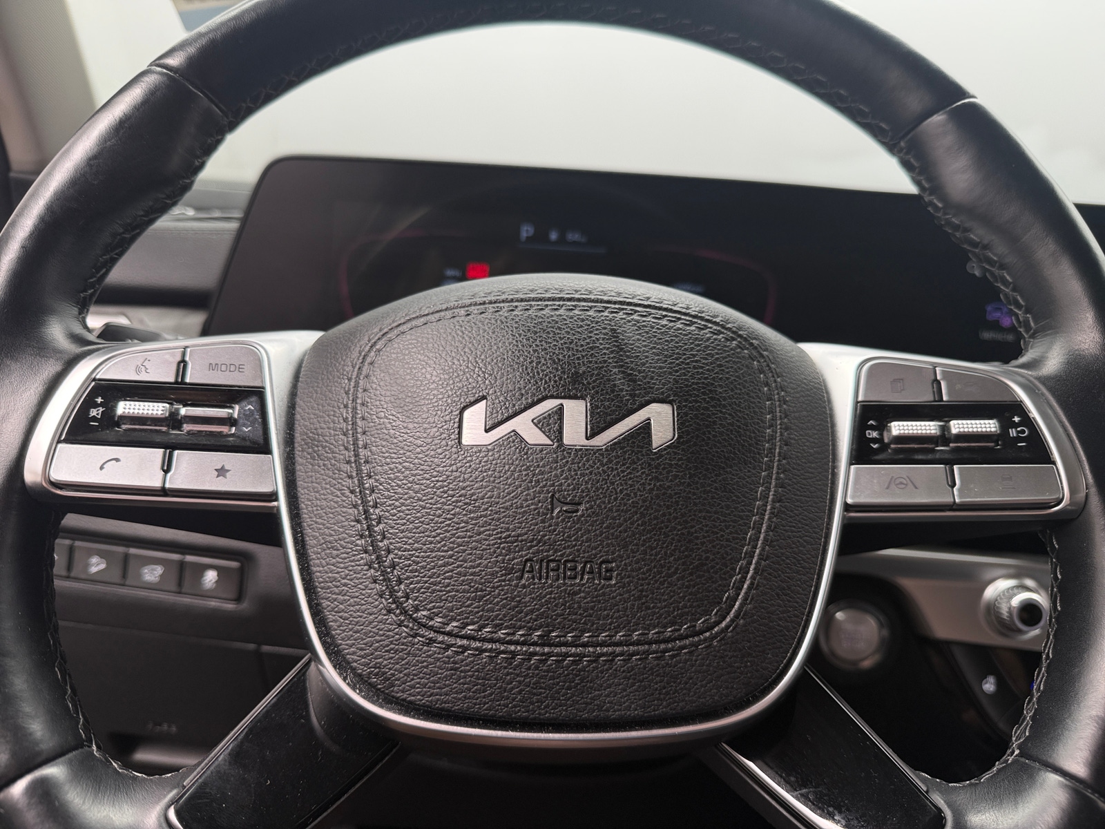 Thumbnail: 2023 Kia Telluride - 4
