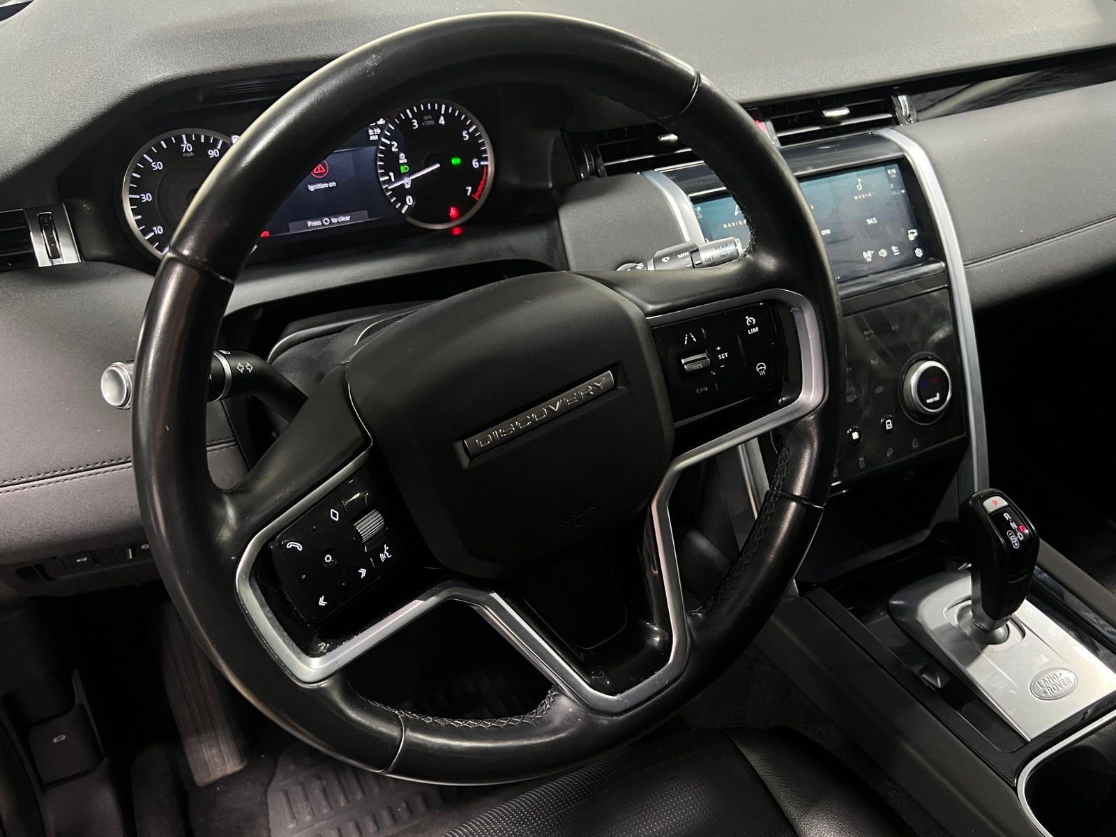 Thumbnail: 2022 Land Rover Discovery Sport - 4