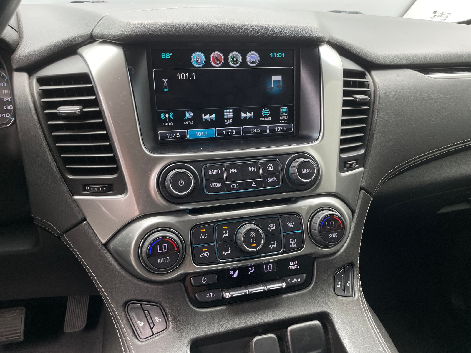 Thumbnail: 2019 Chevrolet Tahoe - 3