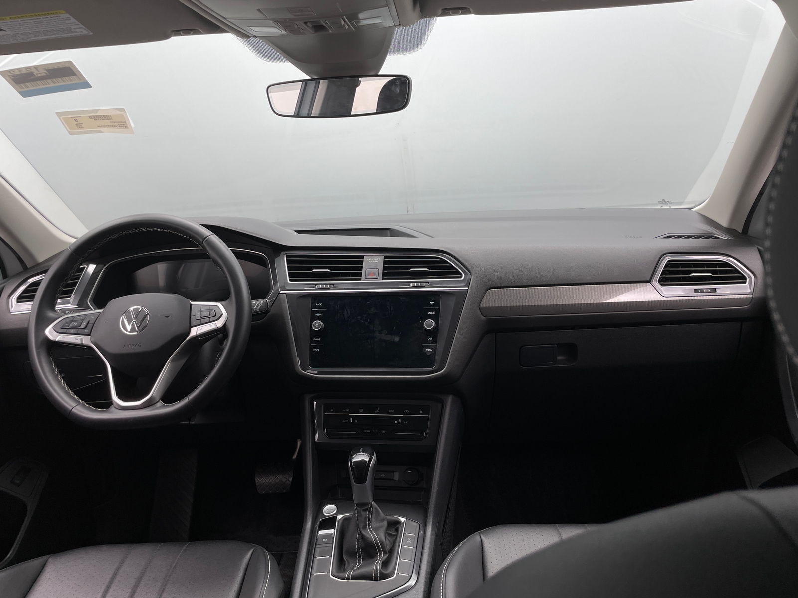 Thumbnail: 2024 Volkswagen Tiguan - 2