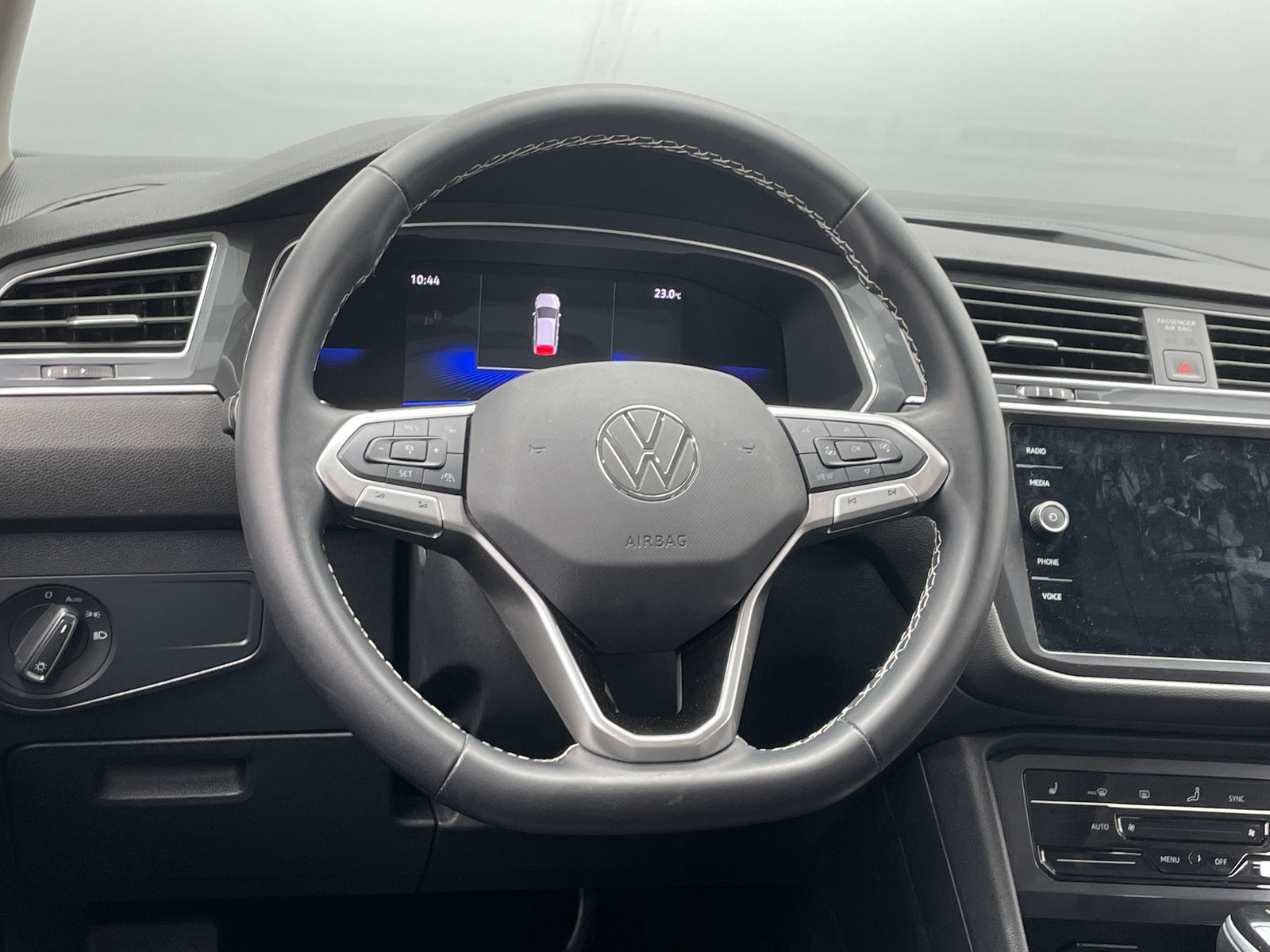 Thumbnail: 2024 Volkswagen Tiguan - 4