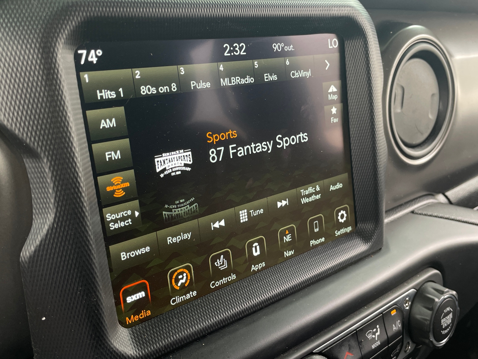 Thumbnail: 2022 Jeep Gladiator - 4