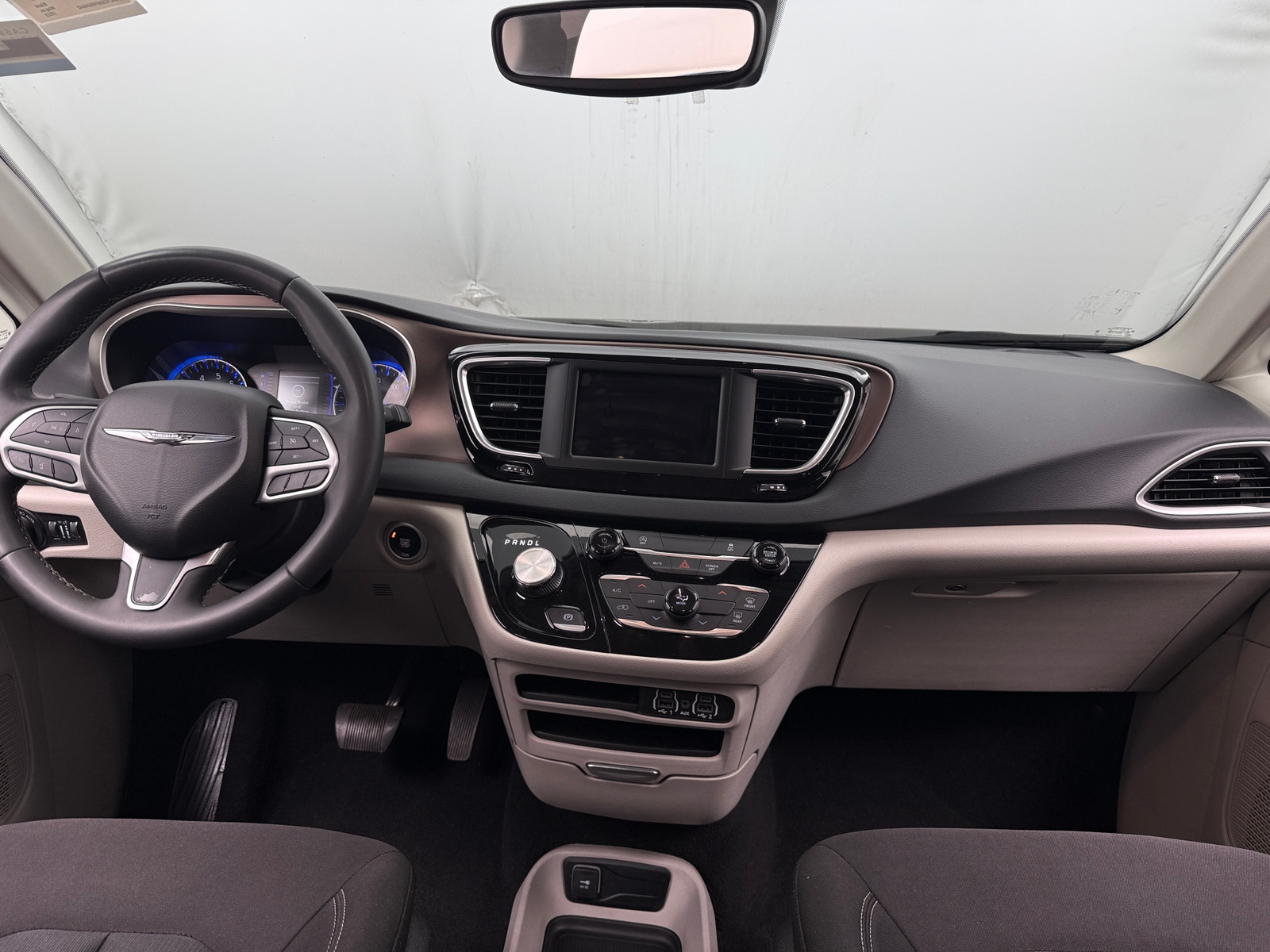 Thumbnail: 2023 Chrysler Voyager - 3