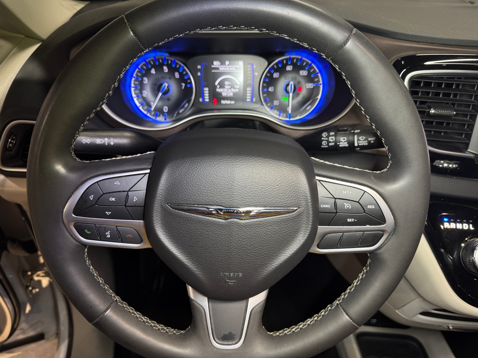 Thumbnail: 2023 Chrysler Voyager - 5