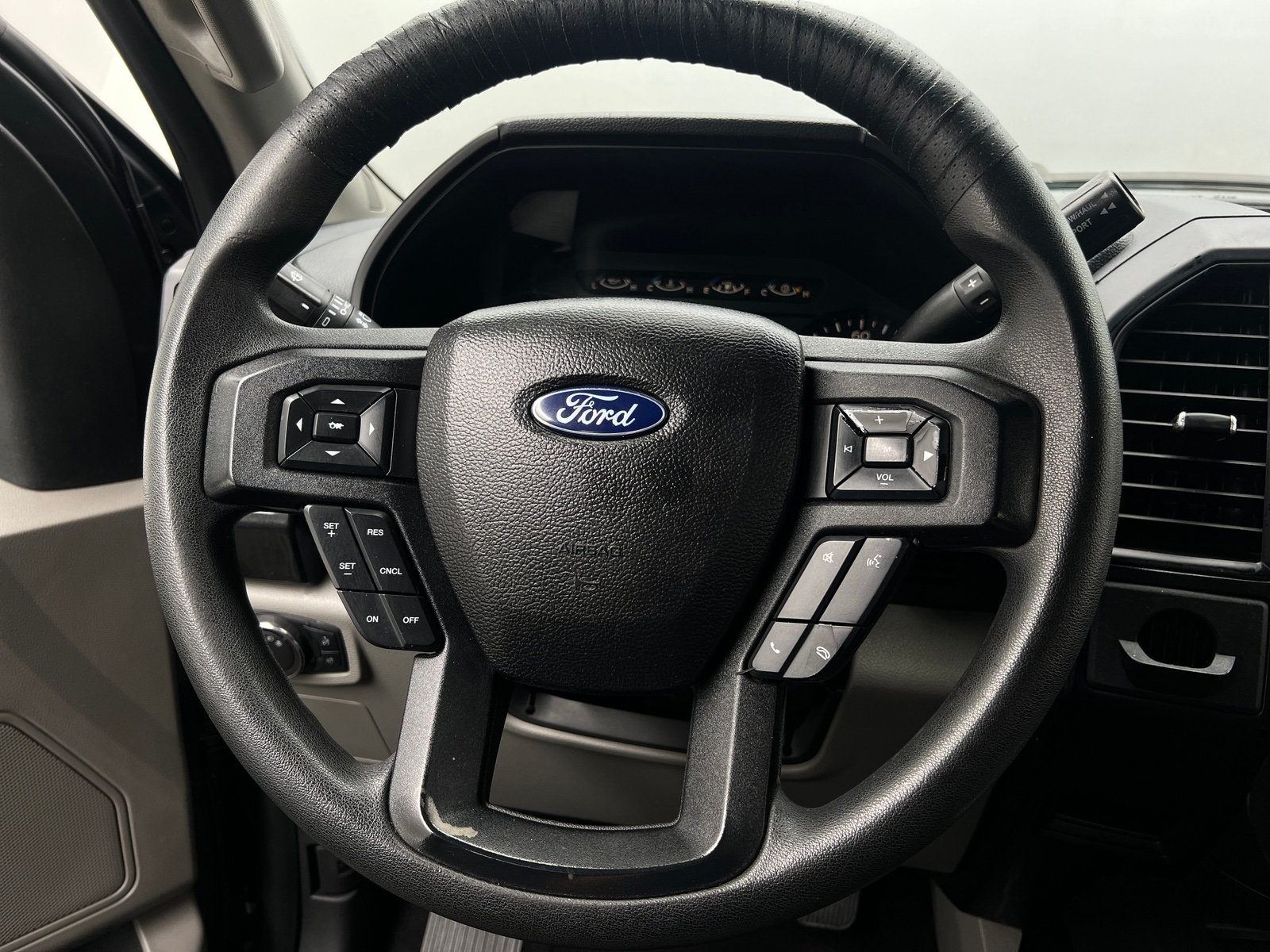 Thumbnail: 2017 Ford Econoline - 5