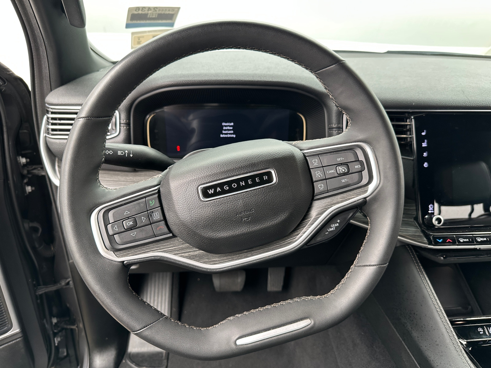 Thumbnail: 2024 Jeep Wagoneer - 4