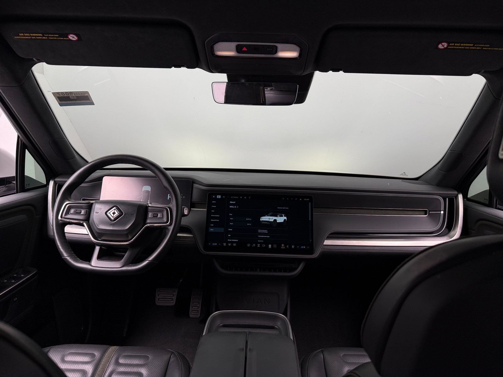 Thumbnail: 2025 Rivian R1S - 2