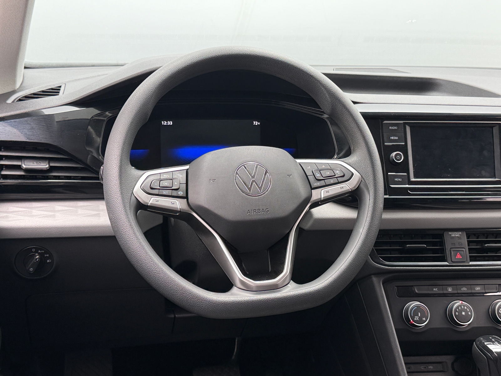 Thumbnail: 2022 Volkswagen Taos - 5