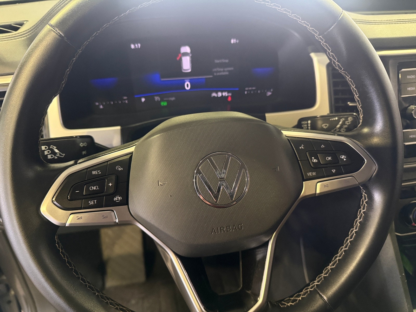 Thumbnail: 2022 Volkswagen Atlas - 4