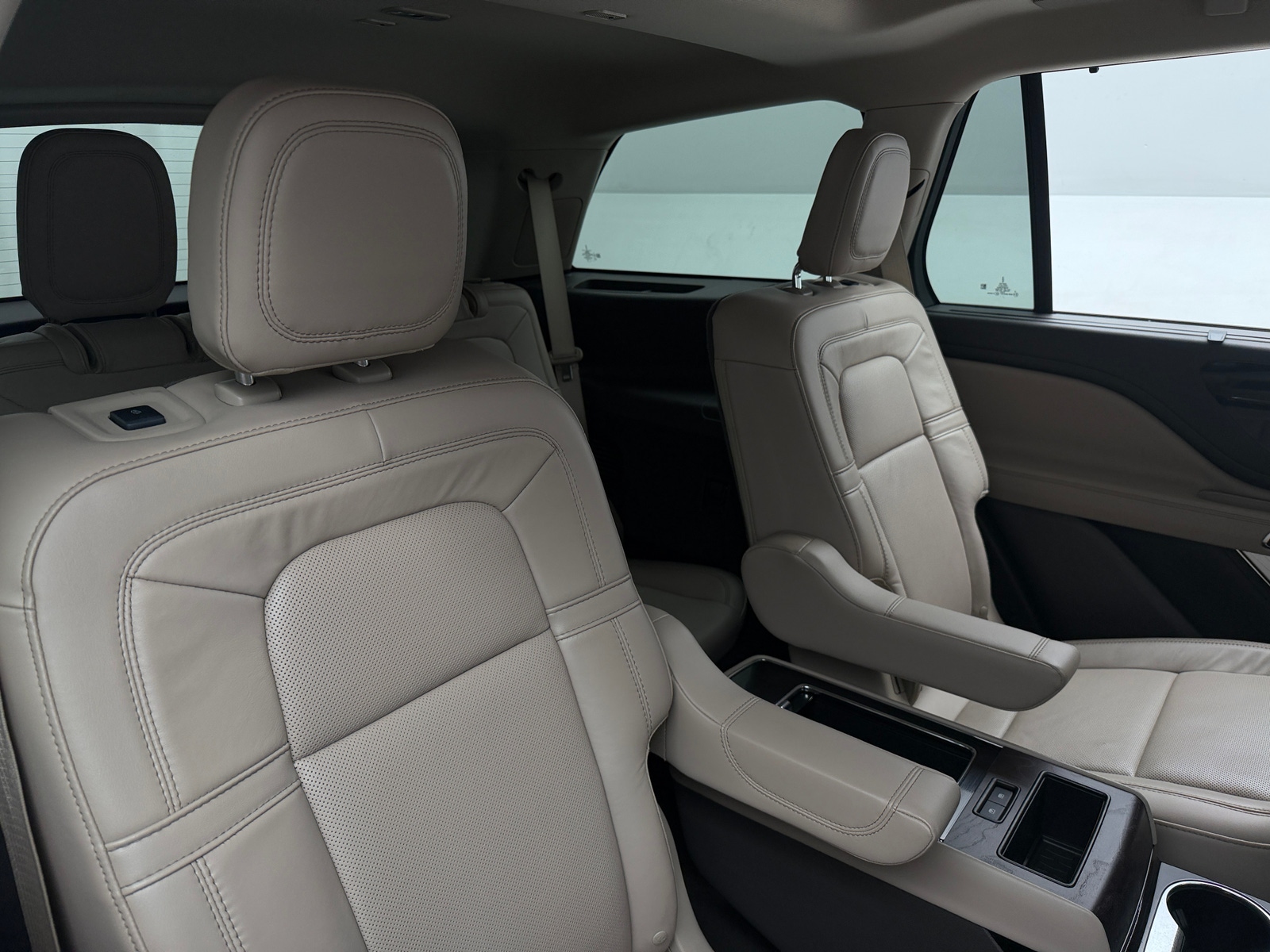 Thumbnail: 2022 Lincoln Aviator - 5