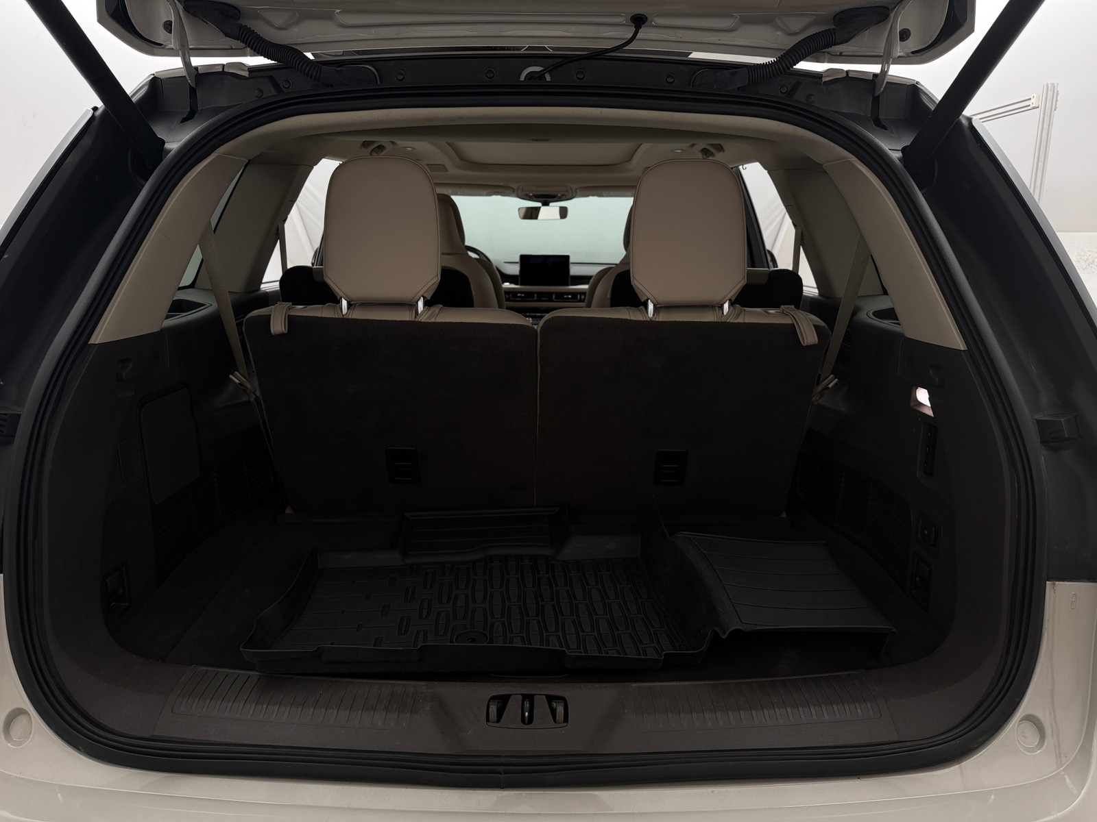 Thumbnail: 2022 Lincoln Aviator - 6