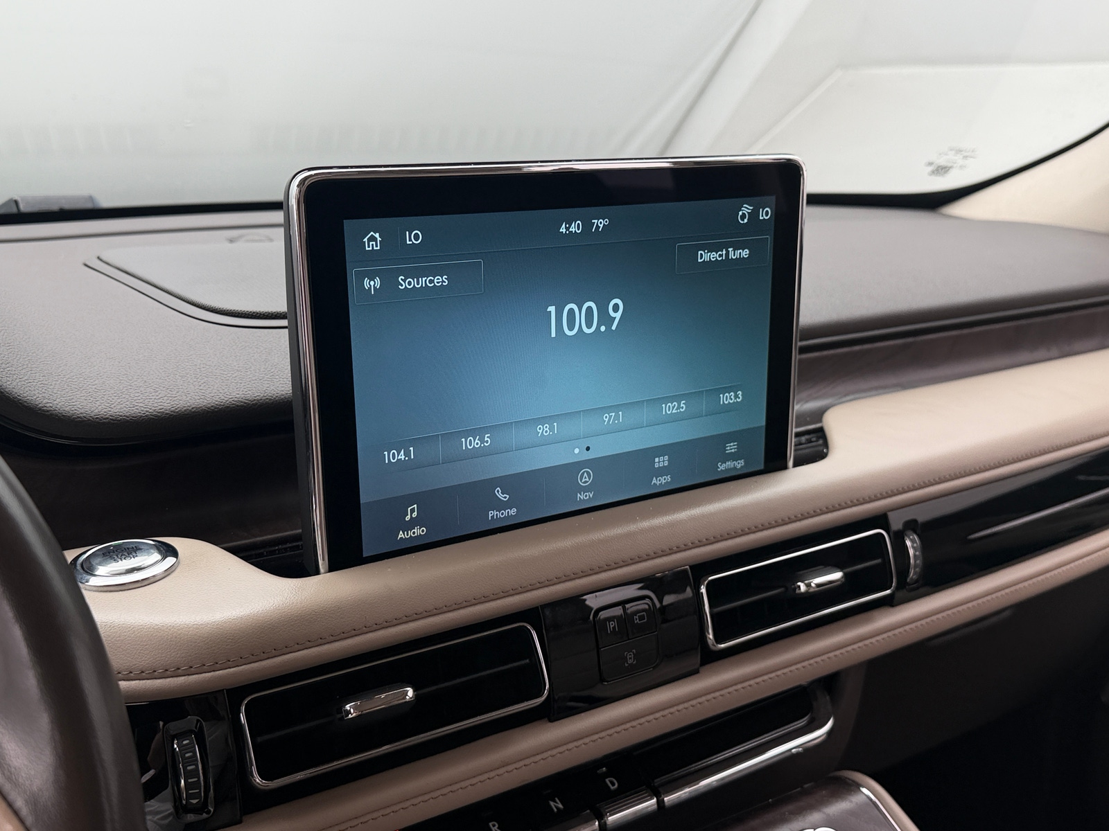 Thumbnail: 2022 Lincoln Aviator - 3
