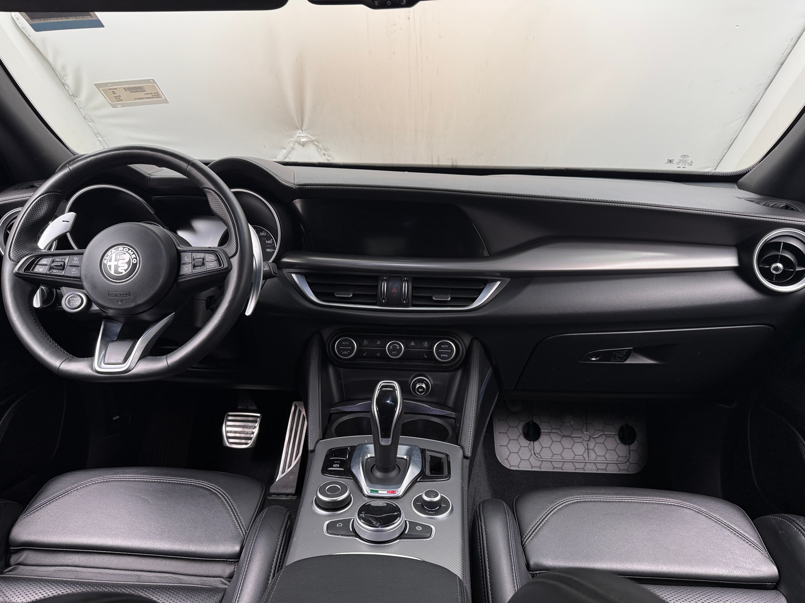Thumbnail: 2023 Alfa Romeo Stelvio - 2
