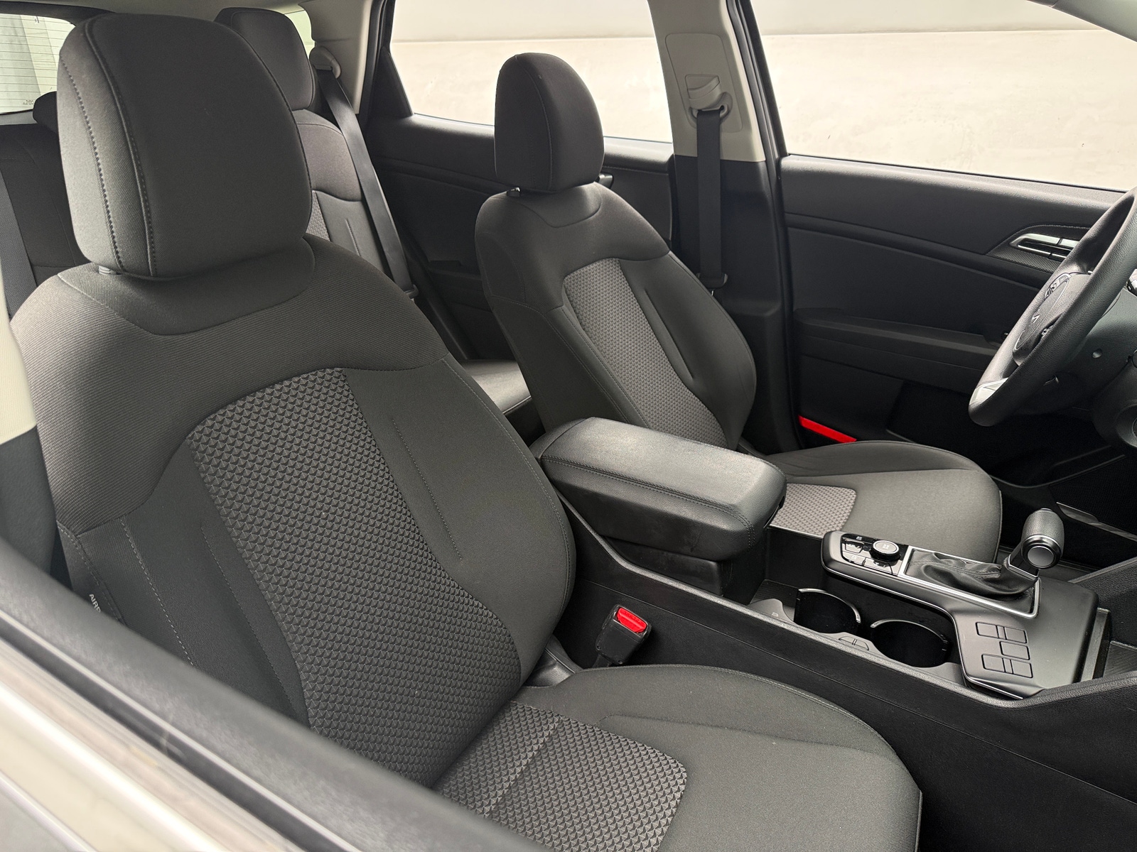 Thumbnail: 2023 Kia Sportage - 2