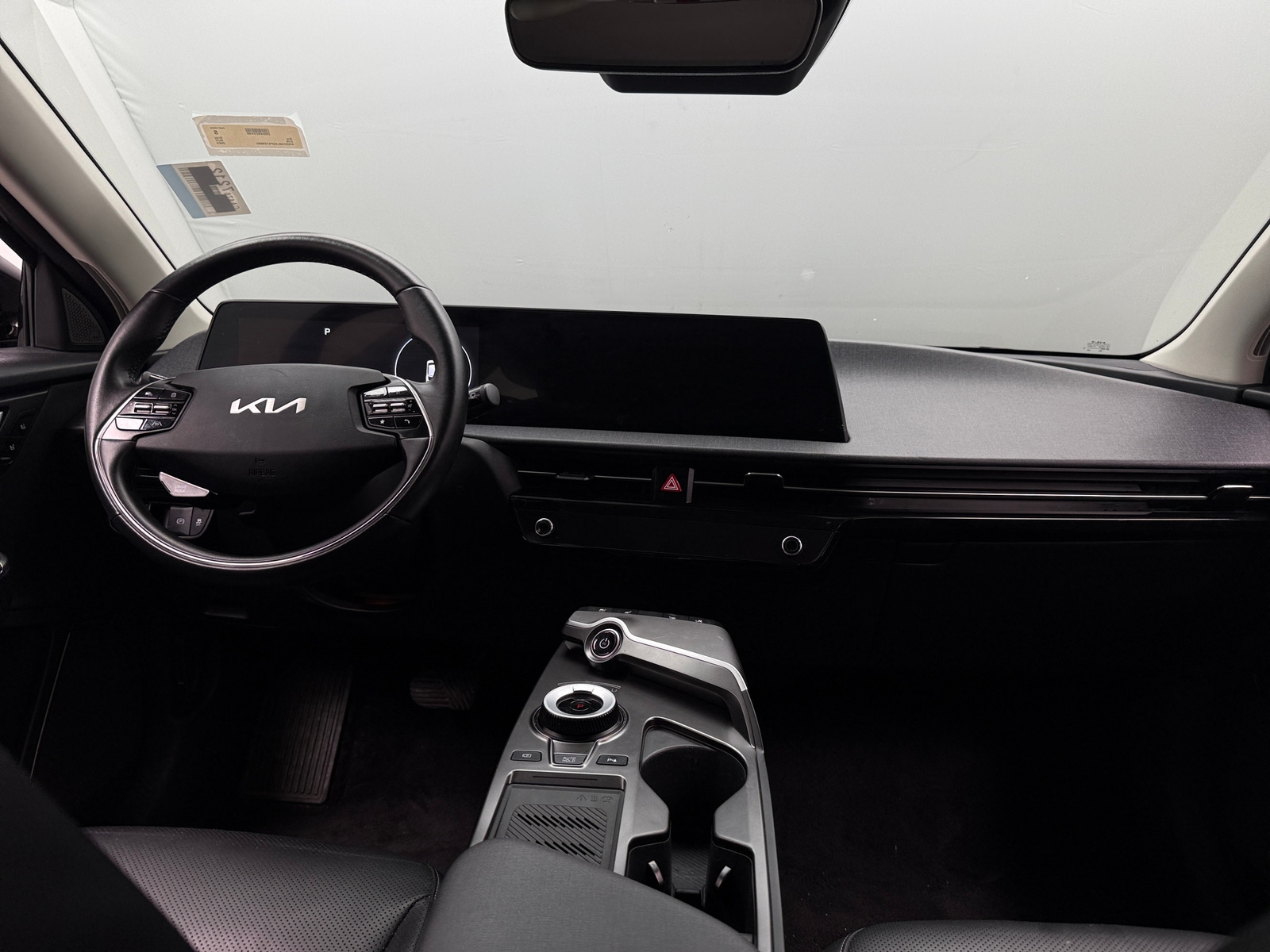 Thumbnail: 2023 Kia EV6 - 2