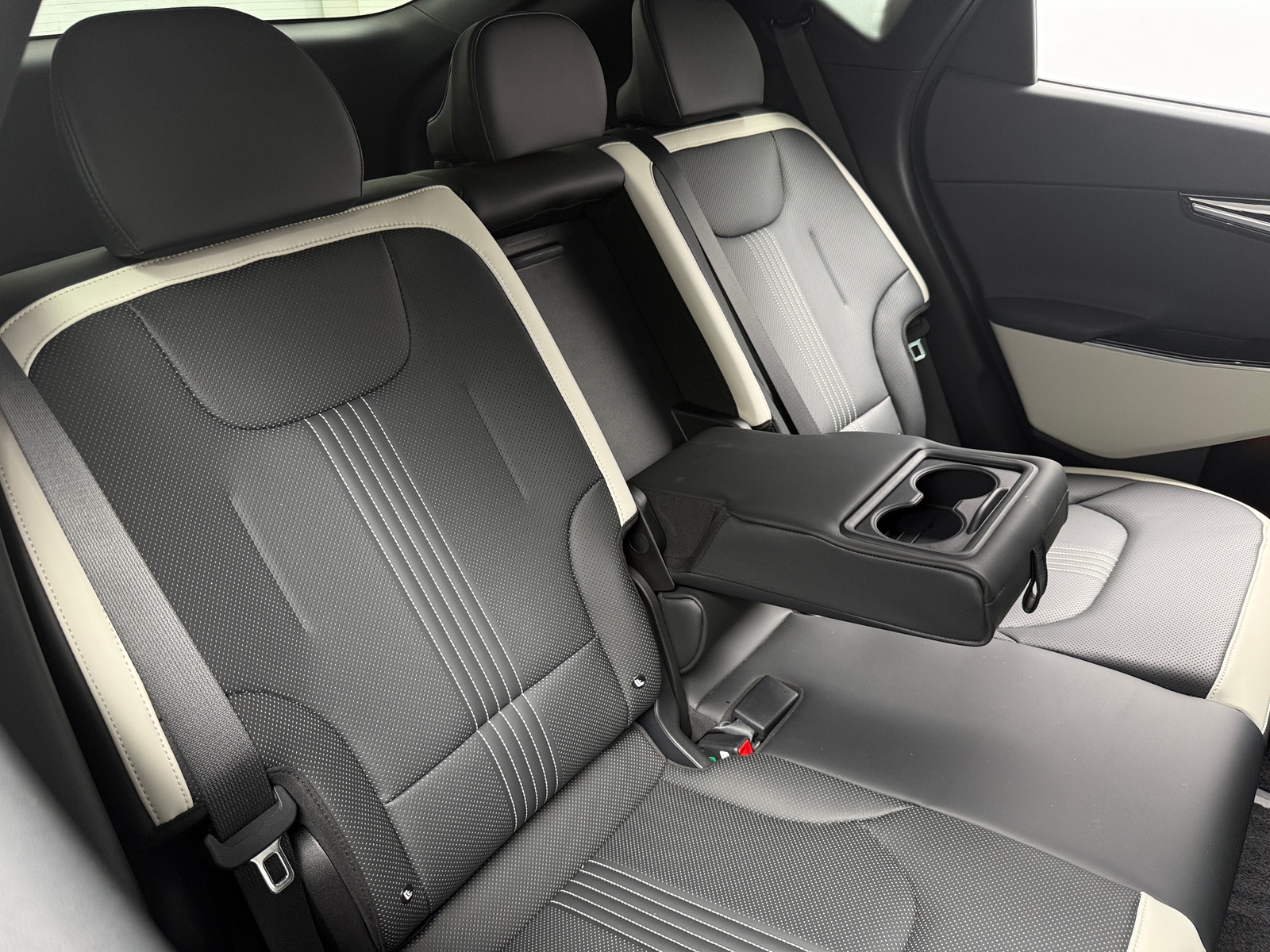 Thumbnail: 2024 Kia EV6 - 6