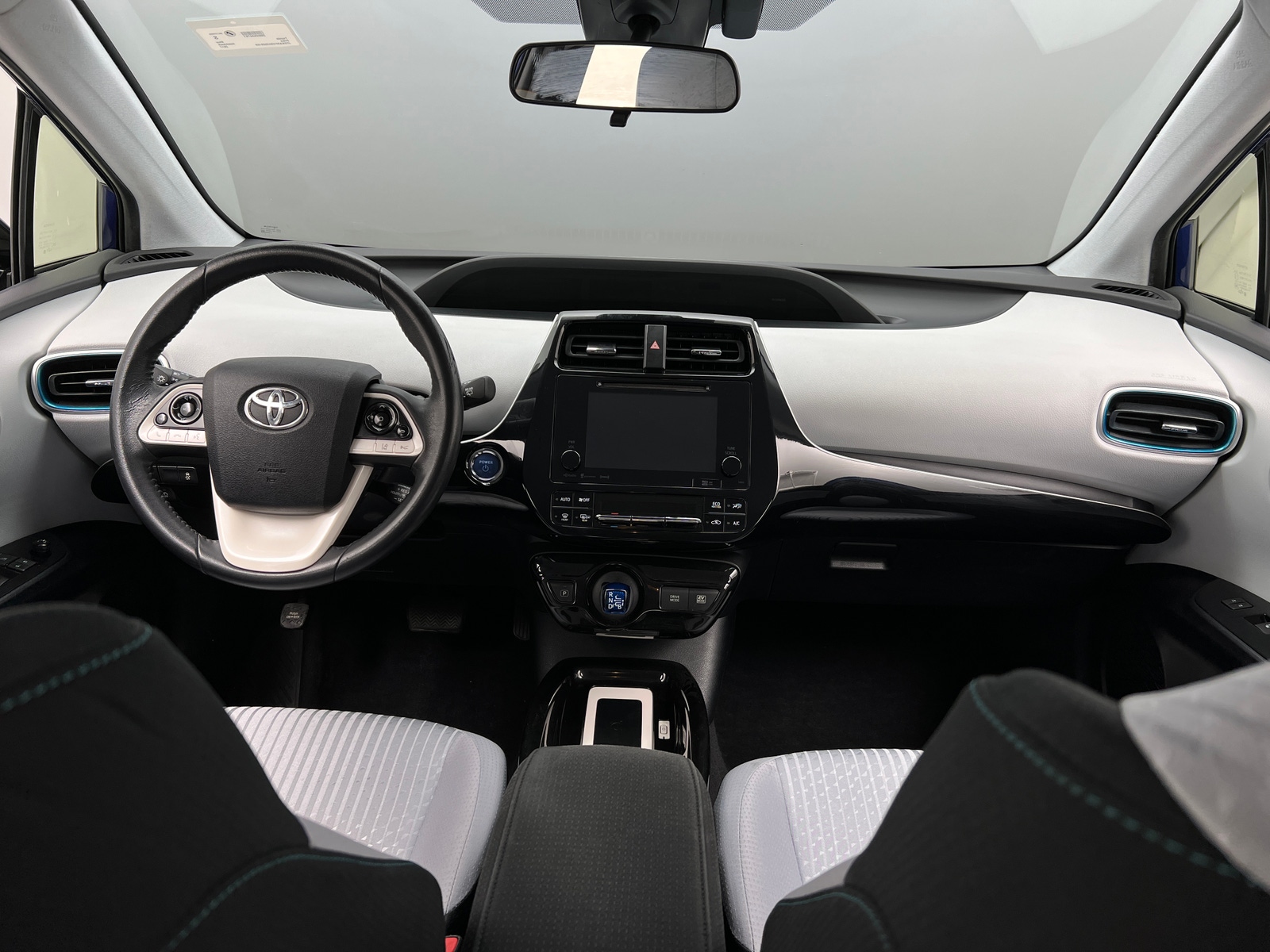 Thumbnail: 2017 Toyota Prius - 3