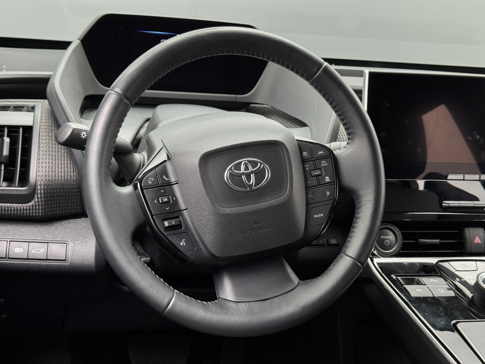 Thumbnail: 2024 Toyota bZ4X - 5