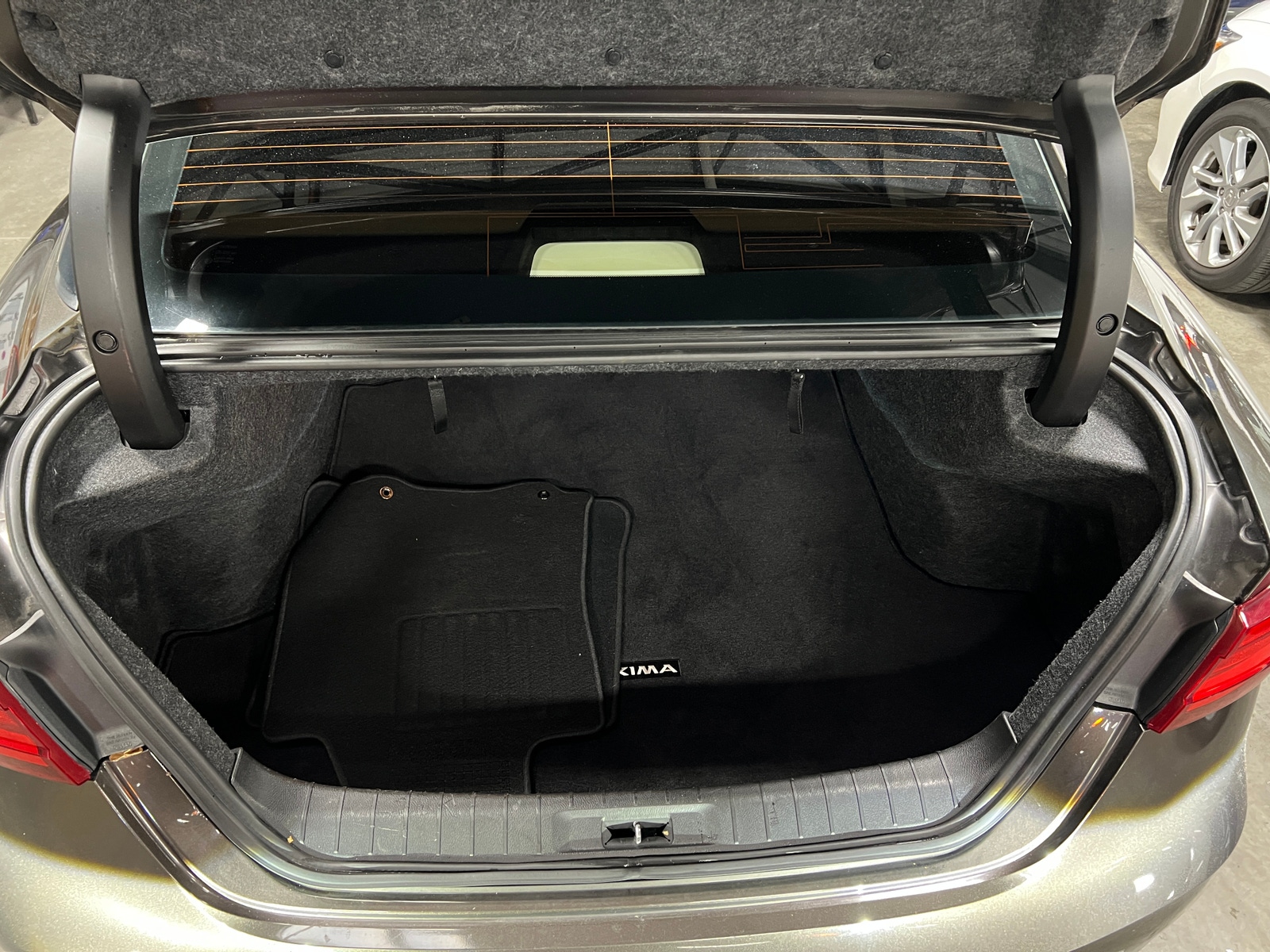 Thumbnail: 2016 Nissan Maxima - 6