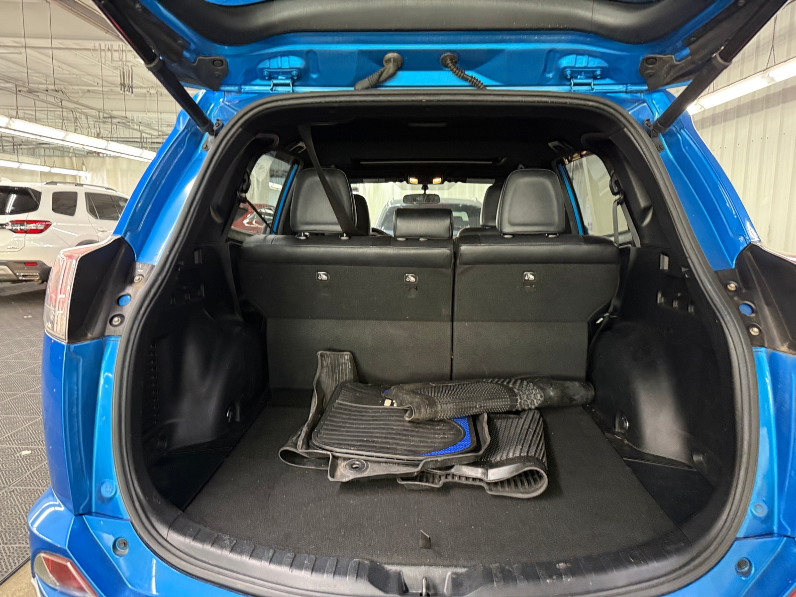 Thumbnail: 2016 Toyota RAV4 - 6