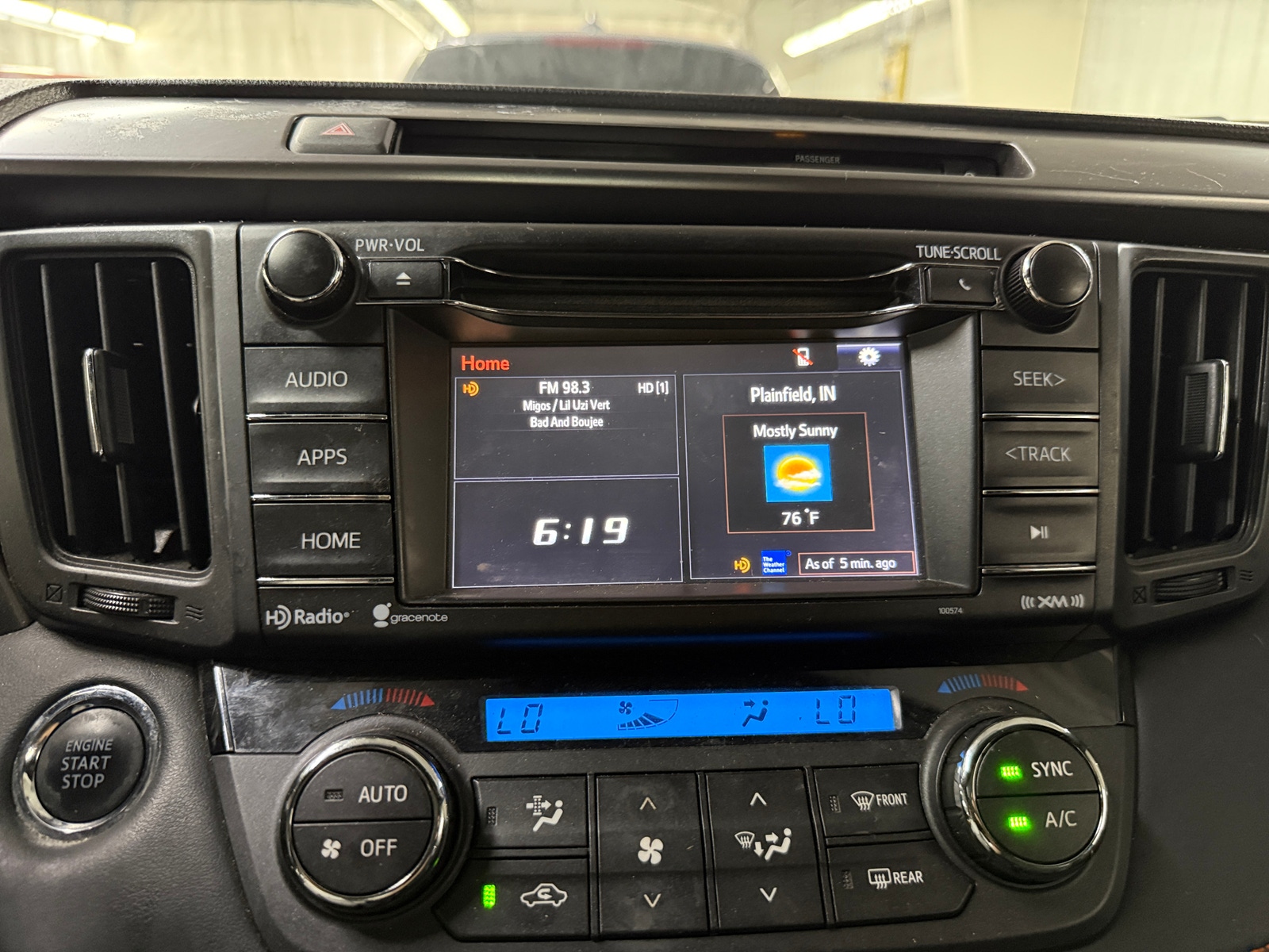 Thumbnail: 2016 Toyota RAV4 - 3