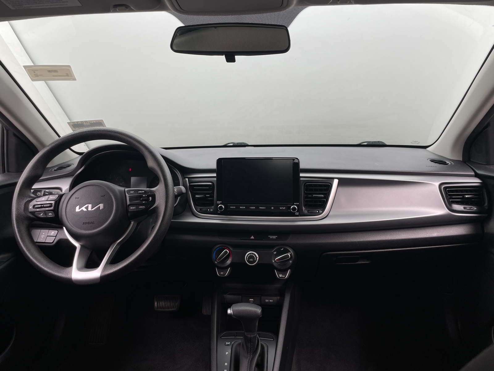 Thumbnail: 2022 Kia Rio - 3