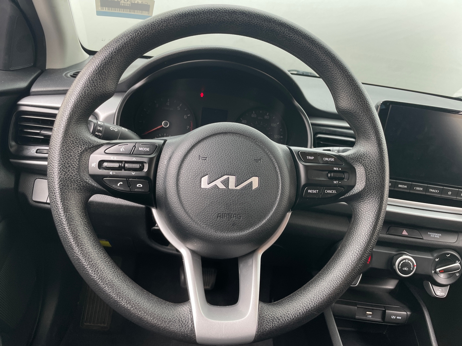 Thumbnail: 2022 Kia Rio - 5