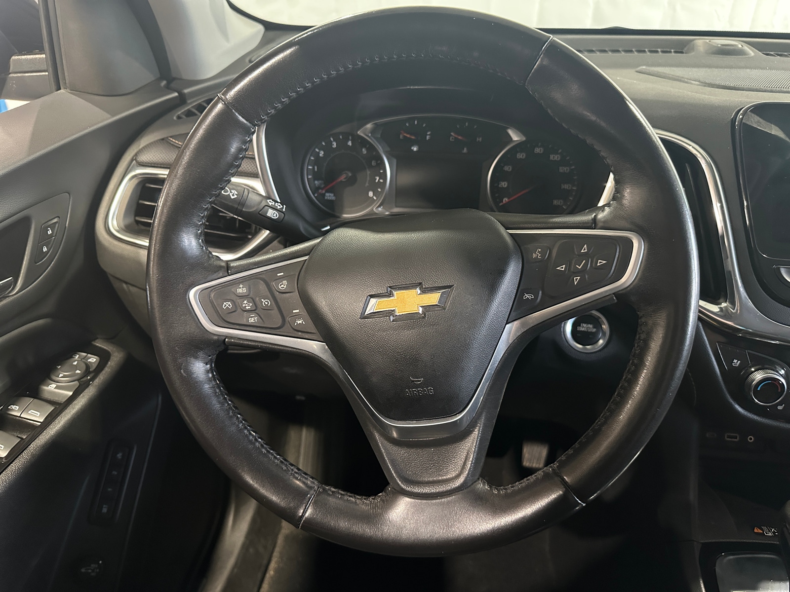 Thumbnail: 2022 Chevrolet Equinox - 4