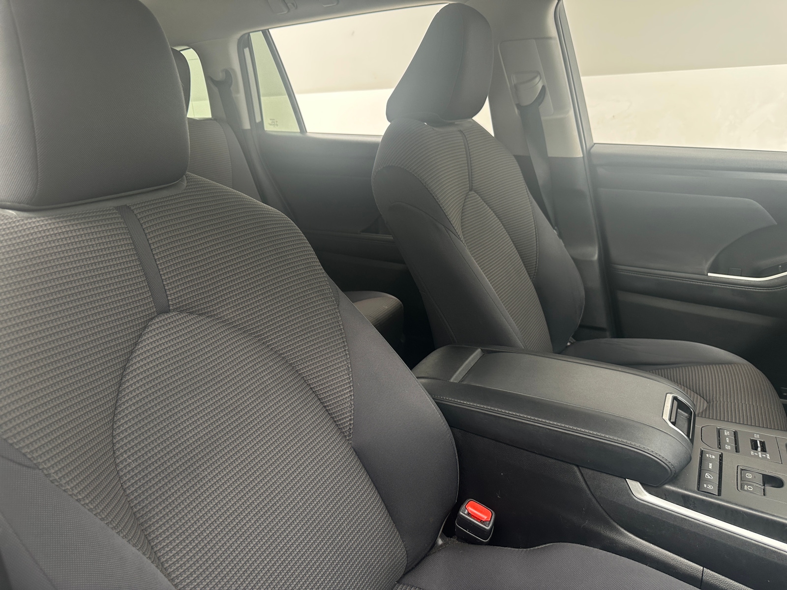 Thumbnail: 2020 Toyota Highlander - 2
