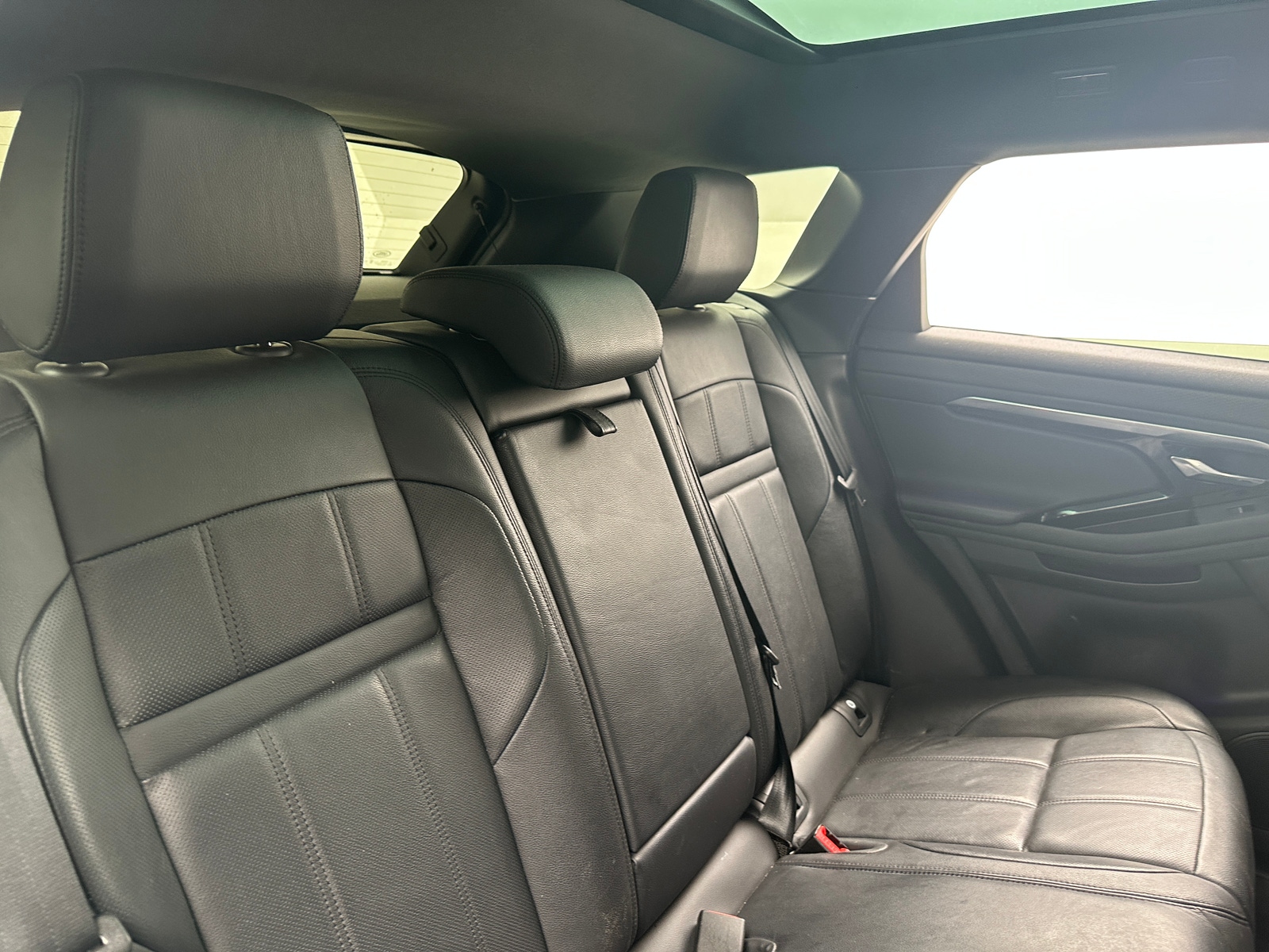 Thumbnail: 2023 Land Rover Range Rover Evoque - 5